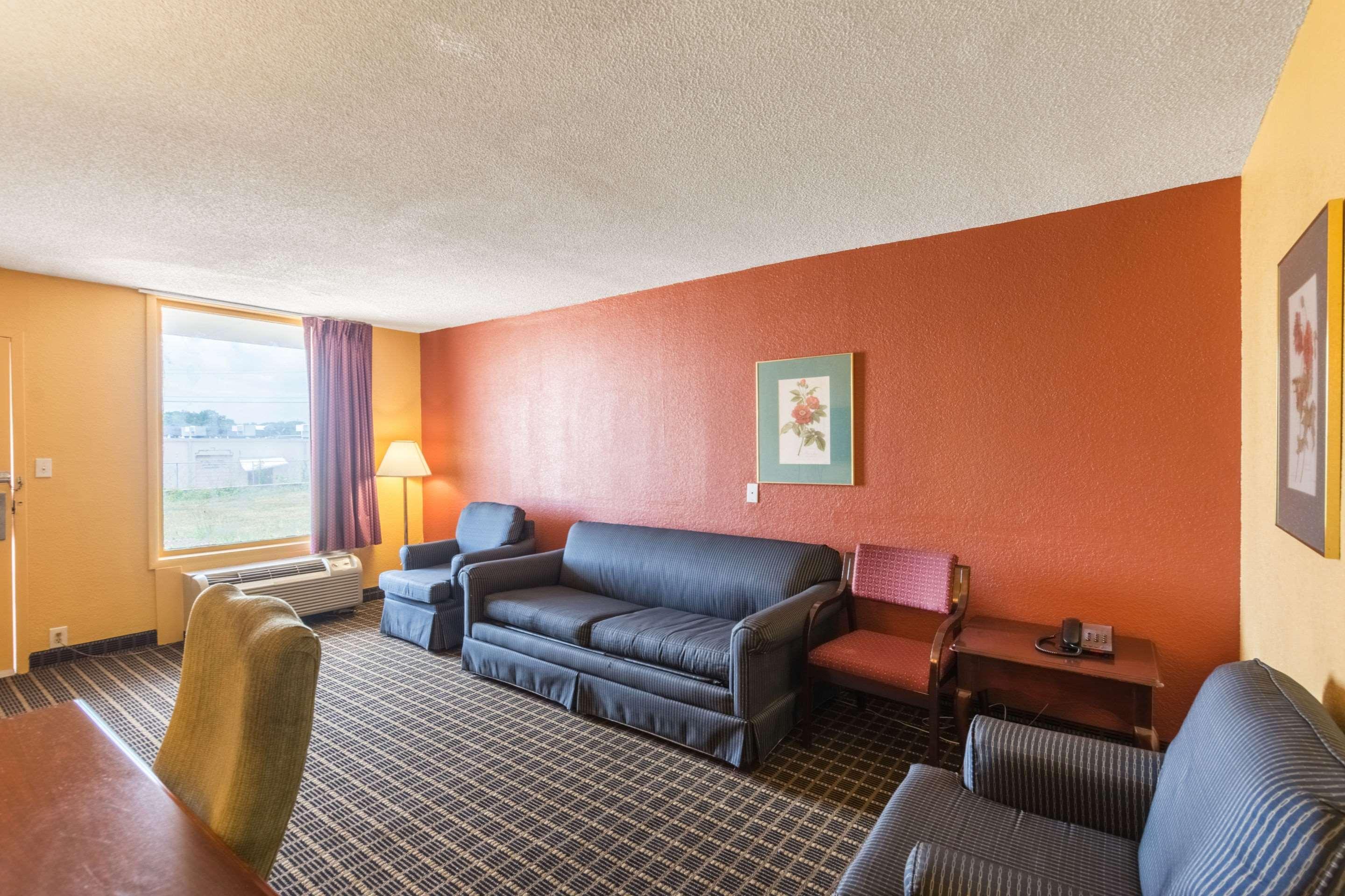 Econo Lodge Inn & Suites Оринджберг Экстерьер фото